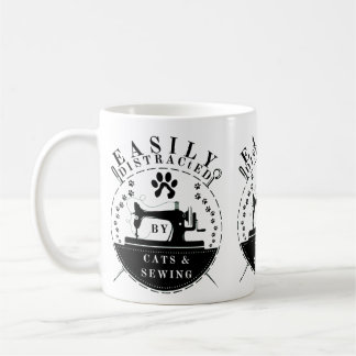 Mug Facilement Distrait Par Les Chats Et La Couture