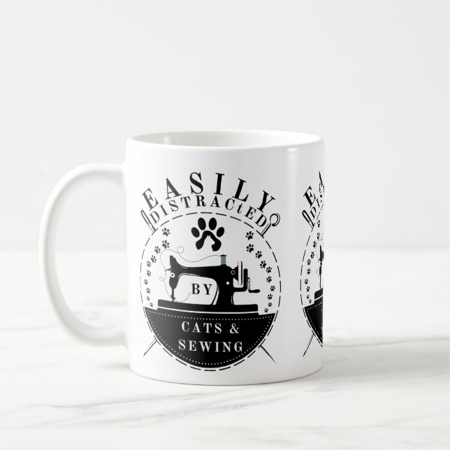 Mug Facilement Distrait Par Les Chats Et La Couture (Gauche)
