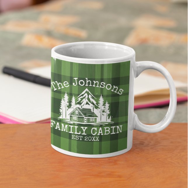 Mug Famille Cabine Vert Plaid Nom à thème Personnalisé (Créateur téléchargé)