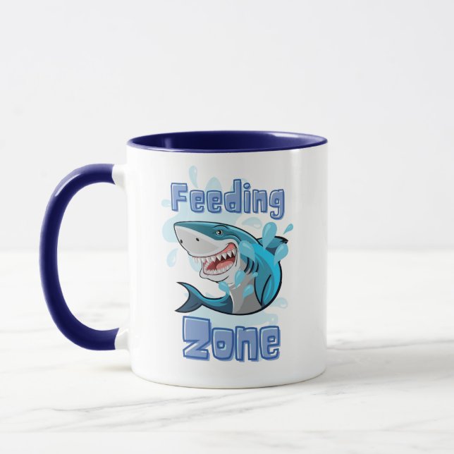 MUG FEEDING ZONE SHARK, STYLE DE CARTOON (Gauche)