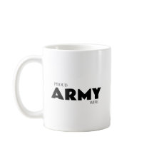 Femme fière d'armée