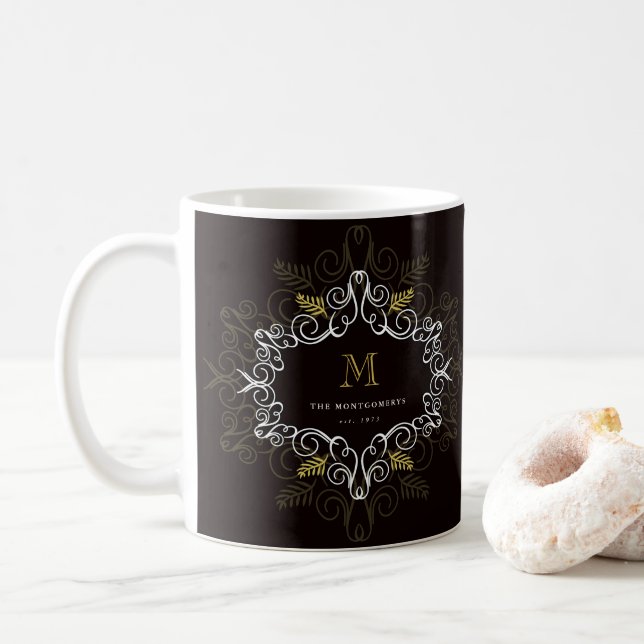 Mug Festive Foliage Art Déco Monogramme Vintage (Avec donut)
