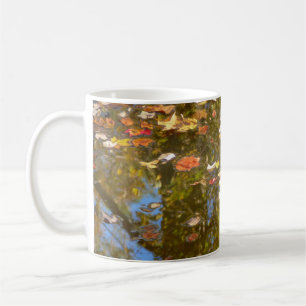 Mug Feuilles d'automne et reflet du ruisseau à Greenbe