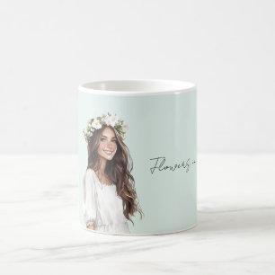 Mug Fille aux fleurs blanches à la menthe dans les che