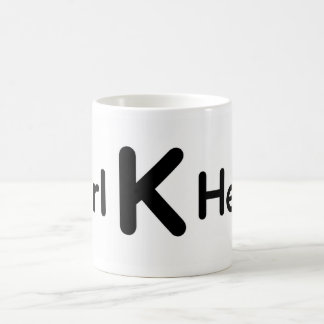 Mug Fille dans la prairie de pâquerettes – Minimaliste
