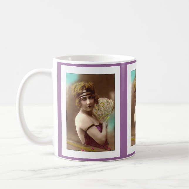 Mug fille flapper en violet avec un éventail (Gauche)