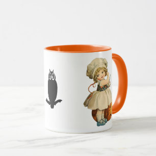 Mug Fille sculptant une pomme Halloween