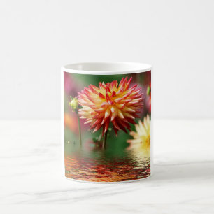 Mug Fleur de dahlia au-dessus de l'eau