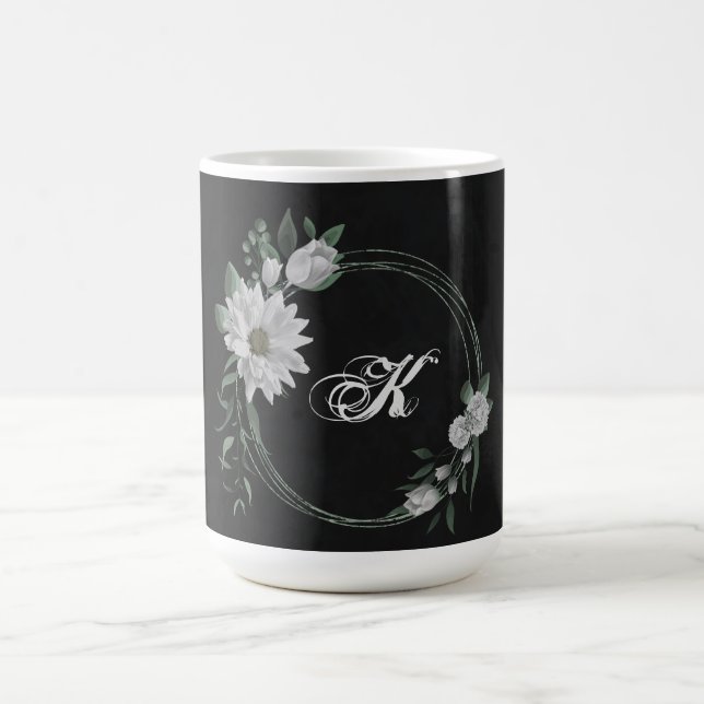 Mug fleurs blanches romantiques verdure noir (Centre)