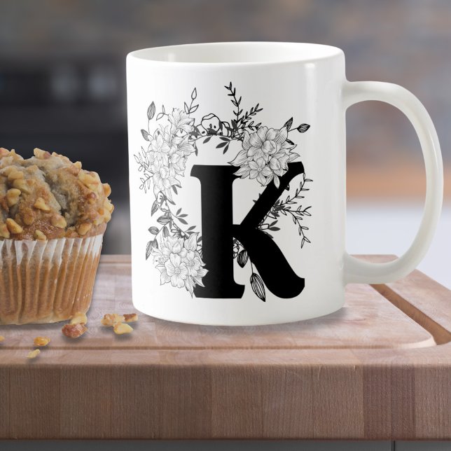 Mug Floral de Monogramme noir et blanc (Créateur téléchargé)