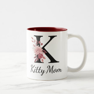 Mug floral personnalisé – Lettre K avec le nom Kar
