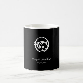 MUG FLOURISH MONOGRAMME LETTRE O NOIR