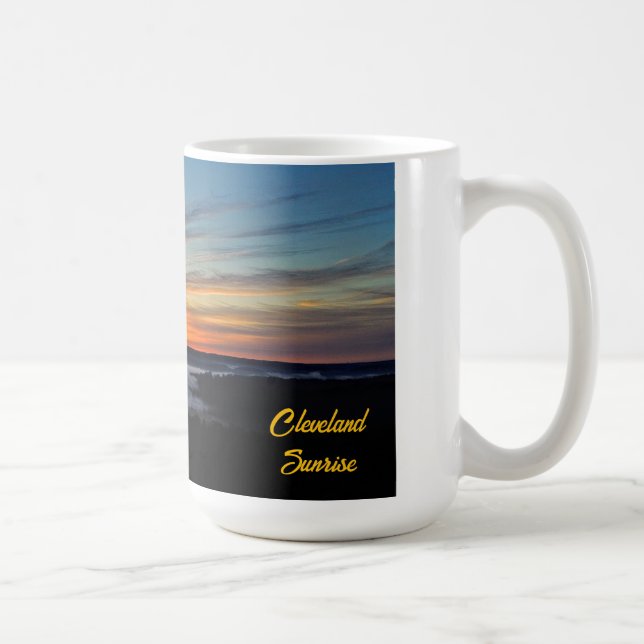 Mug Foggy Cleveland Sunrise au-dessus des Metro Parks (Droite)