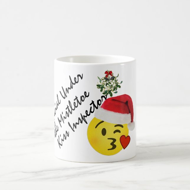 Mug fonctionnaire de baiser d'emoji sous l'inspecteur (Centre)