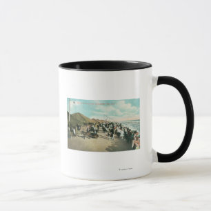 Mug Foules recueillies dans une ligne à la ville de
