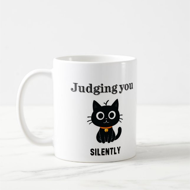 Mug Funny Chat noir "Judging You Silencieusement" Sarc (Gauche)