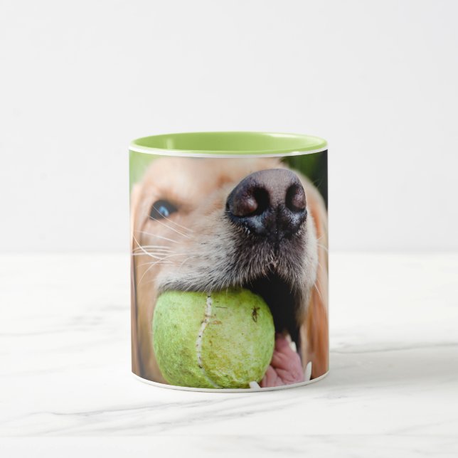 Mug Golden Retriever Avec Le Bal De Tennis (Centre)