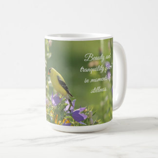 Mug Goldfinch sur Harebell Flower
