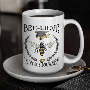 Mug Graduation Bee-lieve dans votre voyage Abee Grad