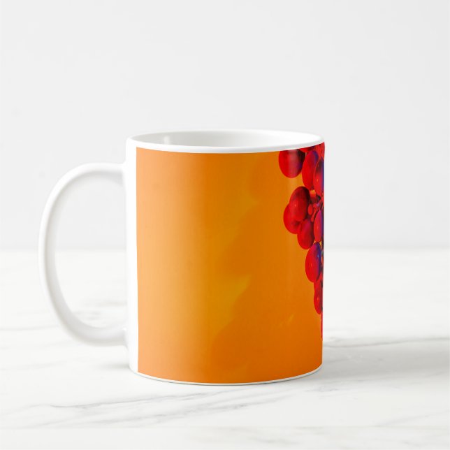 Mug Grappe de raisin bleu à la lumière de néon orange. (Gauche)