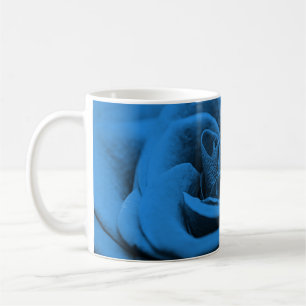 Mug Gros plan rose bleue rouge, macro beauté.