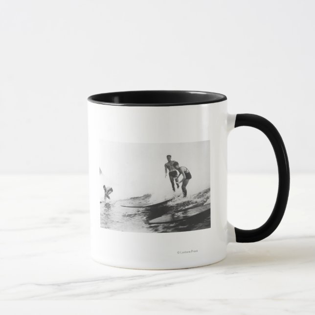 Mug Groupe de surfeurs en Honolulu, Hawaii Surfing (Droite)