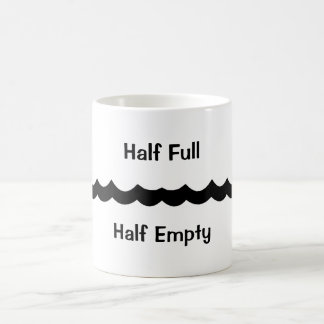 Mug Hall complètement à moitié vide