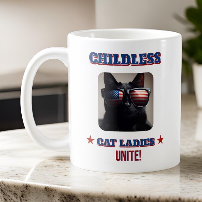 Mug Harris Walz Photo Chat Enfless Chat Ladies Unite (Harris Walz Cat Photo Childless Cat Ladies Unite Coffee Mug)