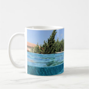 Mug Homme en piscine le matin