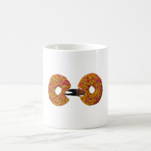 Homme mangeant des donuts
