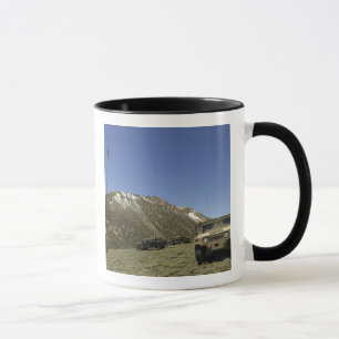 Mug Humvee est garé au site de re-transmission