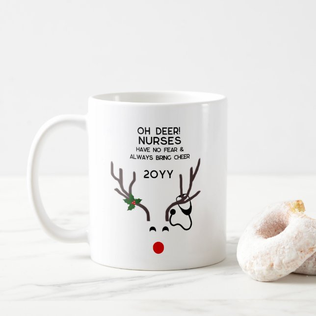 Mug Infirmière amusante Reindeer de Noël (Avec donut)