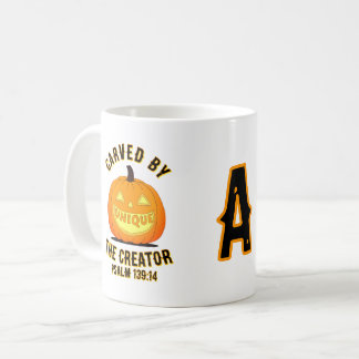 Mug Initiale personnalisée sculptée par le créateur