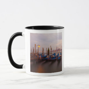Mug Italie, Venise. Gondoles ancrées au crépuscule.