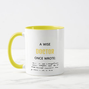 Mug Jaune Un Médecin Sage Écrit Une Fantastique Nouvea
