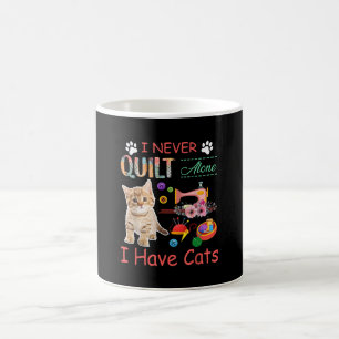 Mug Je N'Ai Jamais Quitté Seule J'Ai Des Chats À Coudr