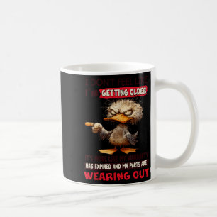 Mug Je n'ai pas l'impression de vieillir, c'est plutôt