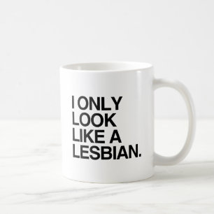 Mug JE N'AI QUE L'AIR D'UNE LESBIENNE -.png