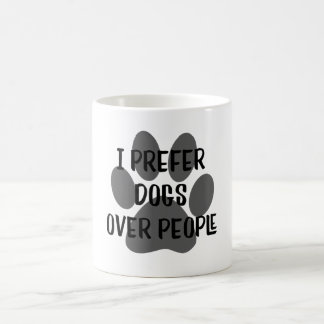 Mug Je préfère les chiens aux Amoureux de les chiens