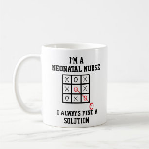 Mug Je suis une infirmière néonatale, je trouve toujou