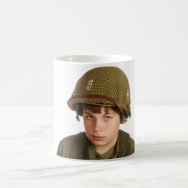 Mug Jeune garçon habillé en tant que soldat (Centre)