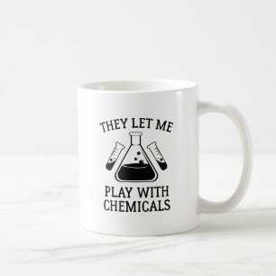 Mug Jouer avec les produits chimiques