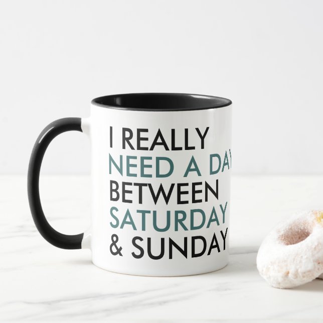 Mug Jour entre samedi et typographie de week-end de (Avec donut)