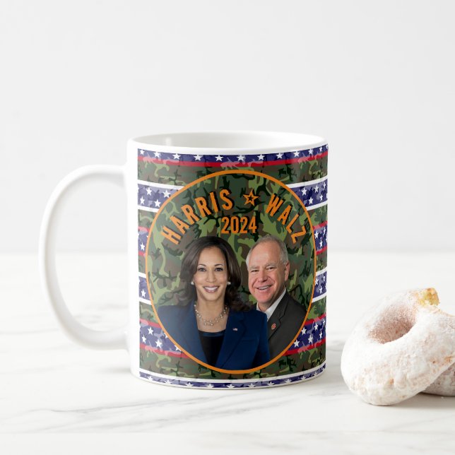 Mug Kamala Harris Tim Walz Président Vice-Photos Camo (Avec donut)