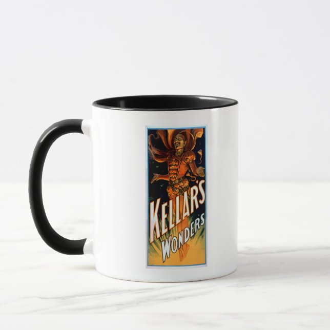 Mug Kellar's Wonders habillés comme Devil Magic (Gauche)