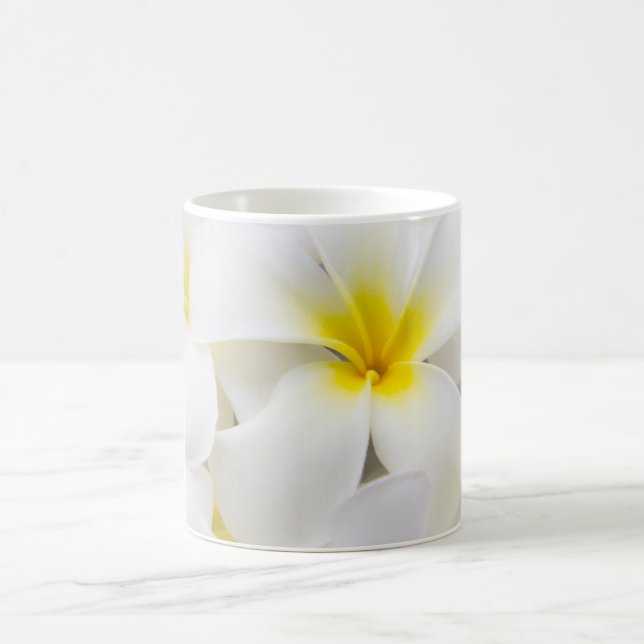 Mug La fleur d'Hawaï de Frangipani de Plumeria fleurit (Centre)