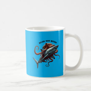 Mug La pieuvre géante qui s'accroche à une énorme URM 