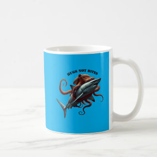 Mug La pieuvre géante qui s'accroche à une énorme URM