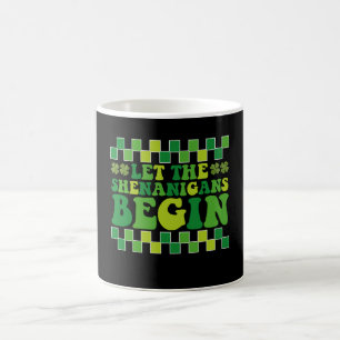 Mug Laissez les Shenanigans commencer Irish Groovy Rét