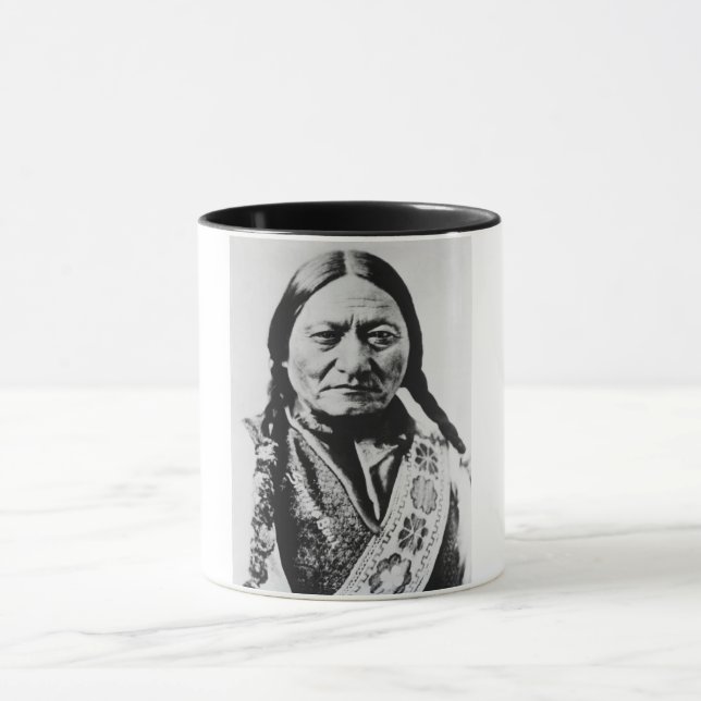 Mug Lakota Chef Abandon : assis Bull Fort Buford (Centre)